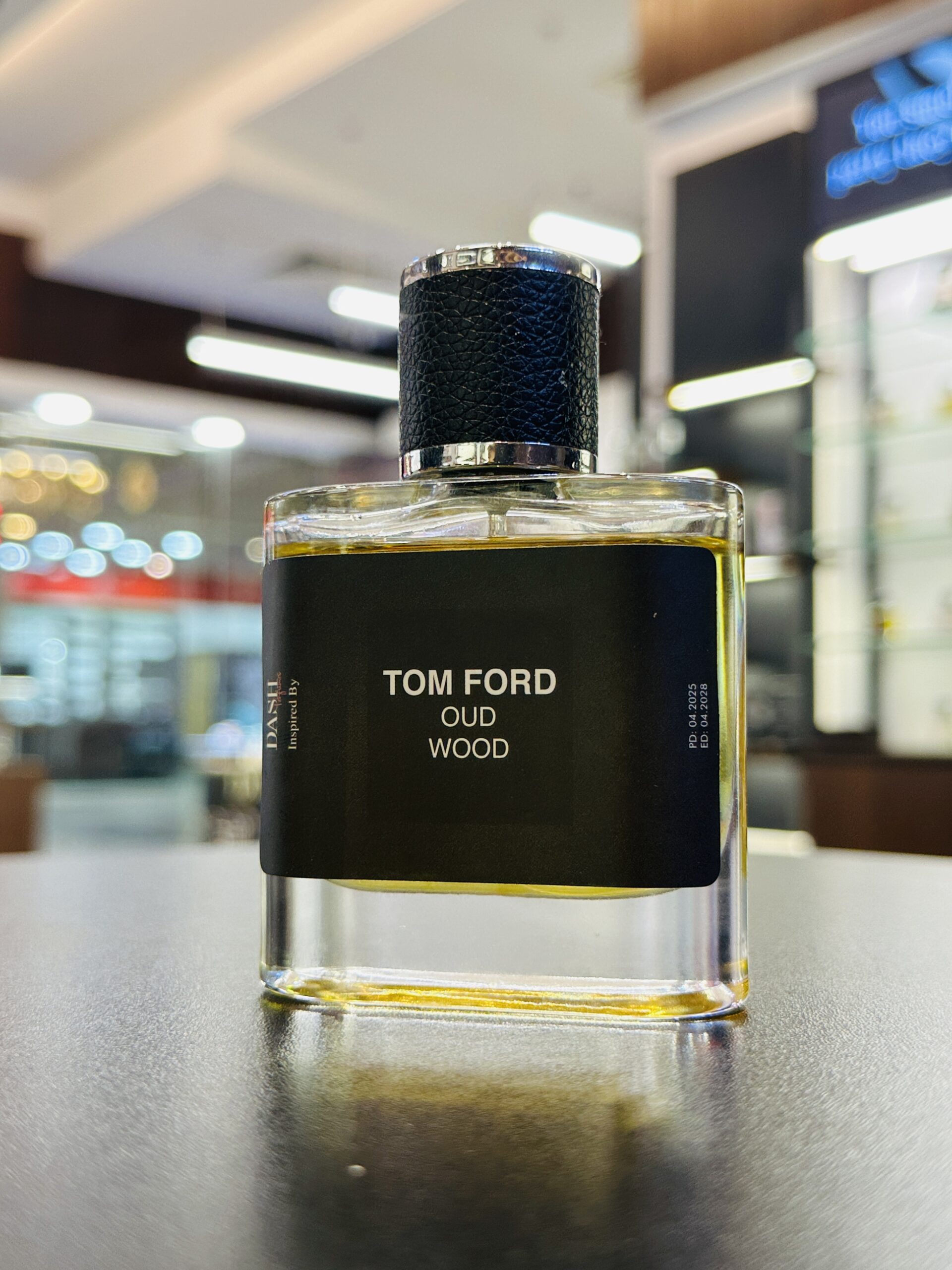Tom Ford Oud Wood perfume oil - Image 3