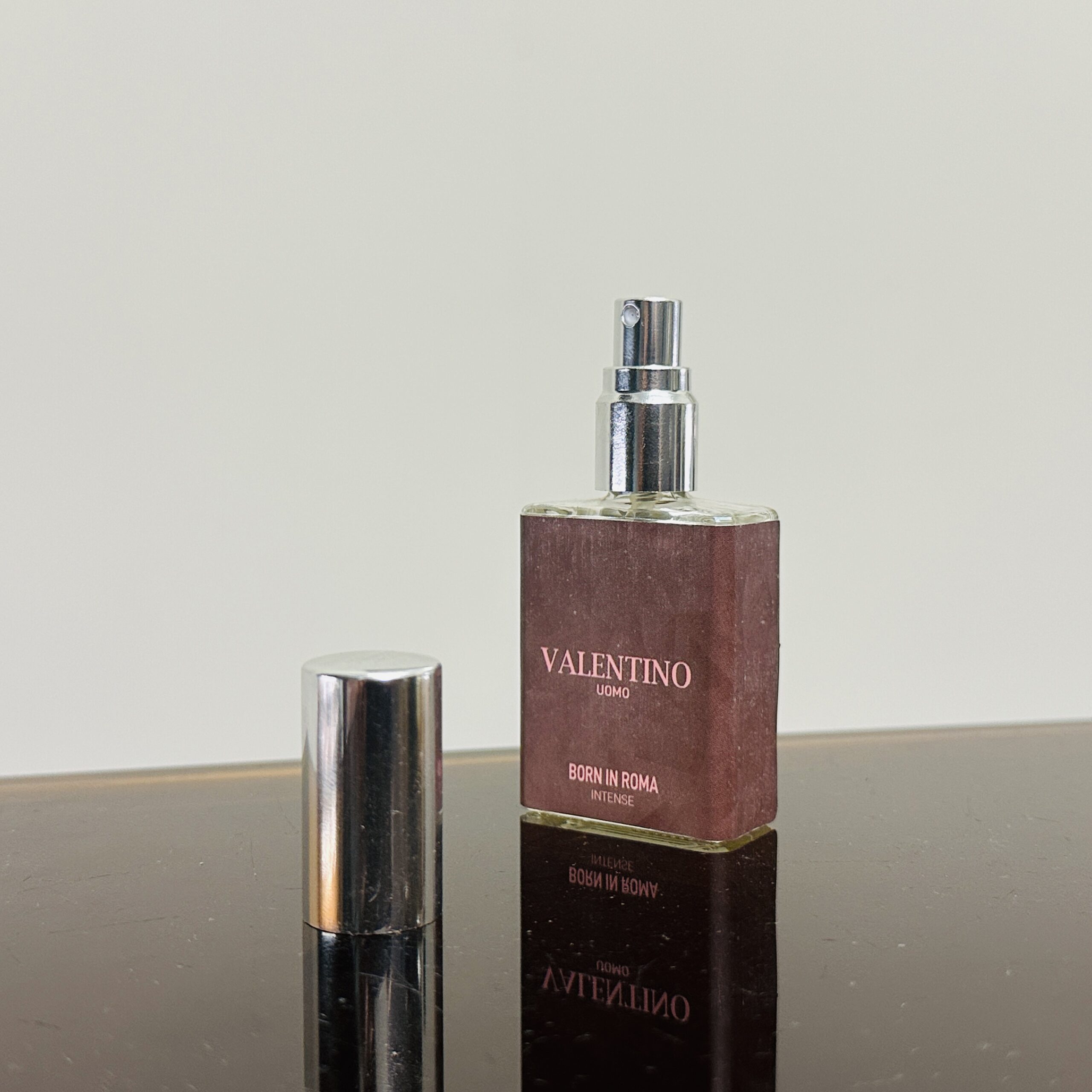 Valentino Born In Roma Intense Perfume Oil - Image 4