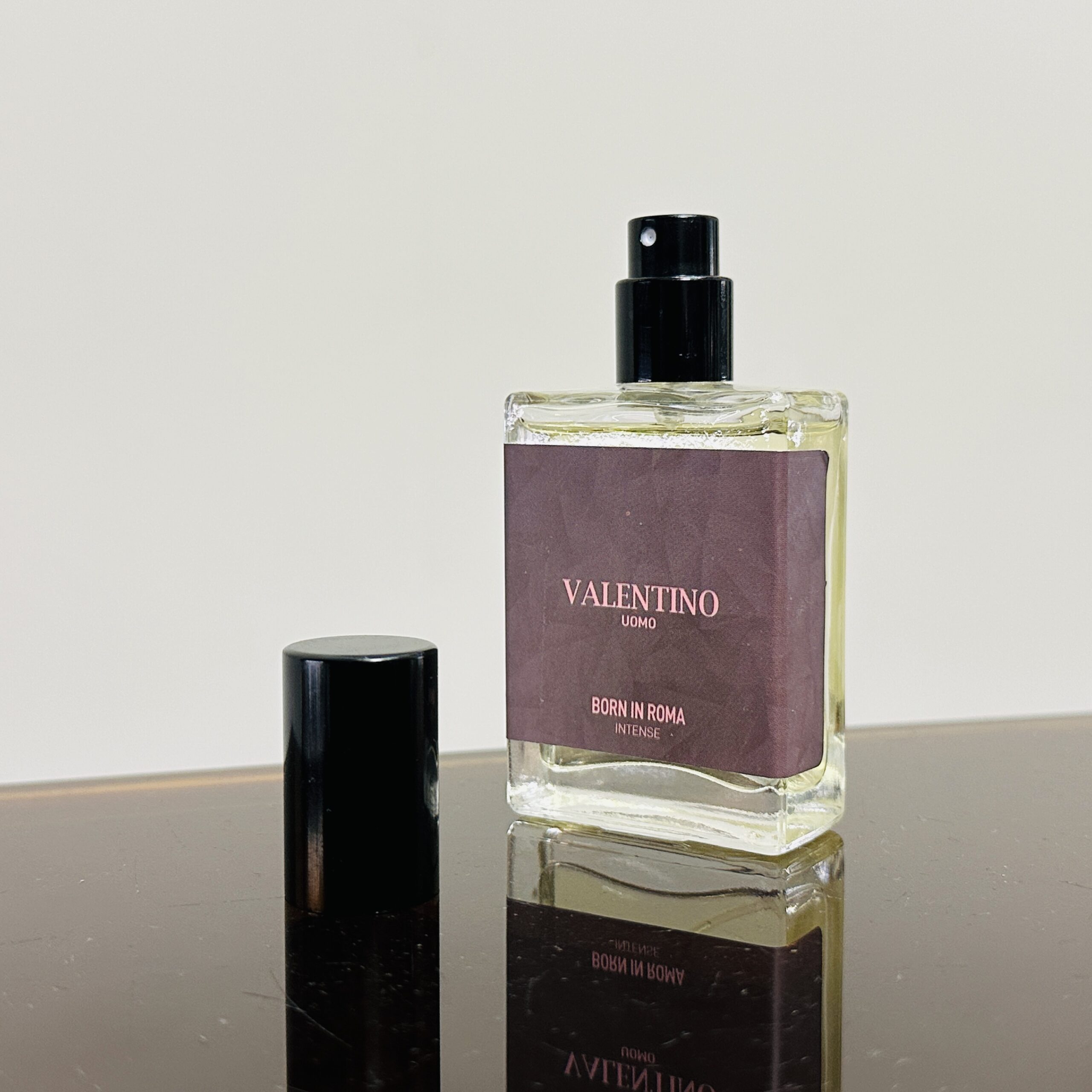 Valentino Born In Roma Intense Perfume Oil - Image 5